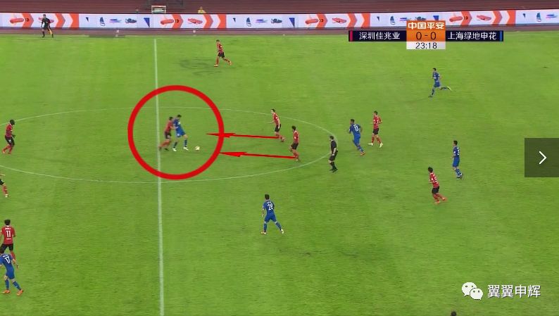  沃尔夫斯堡主场雨战告捷，凭借定位球战术全取三分